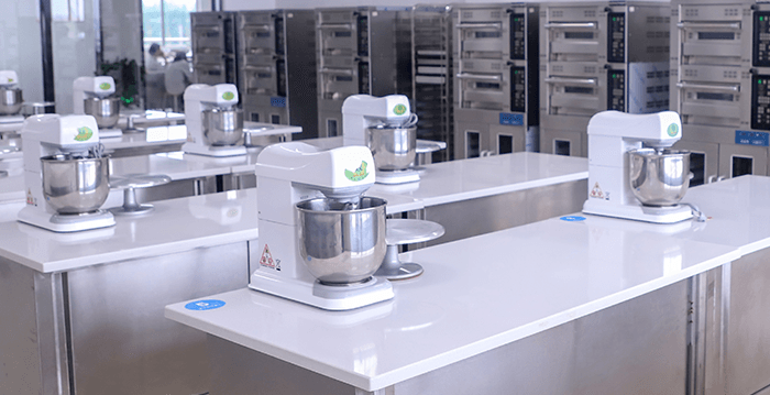 ����ѧУ����