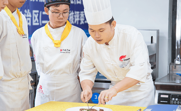 ��������ѧУ����ʵ�ٽ�ѧ