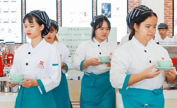 �����������γ�